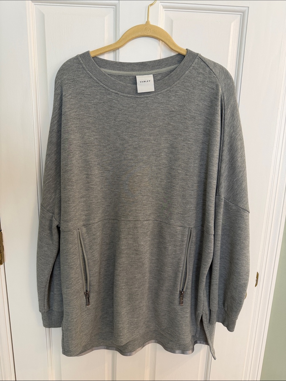 Varley Heather Gray Relaxed Crewneck Sweatshirt with Zip Pockets